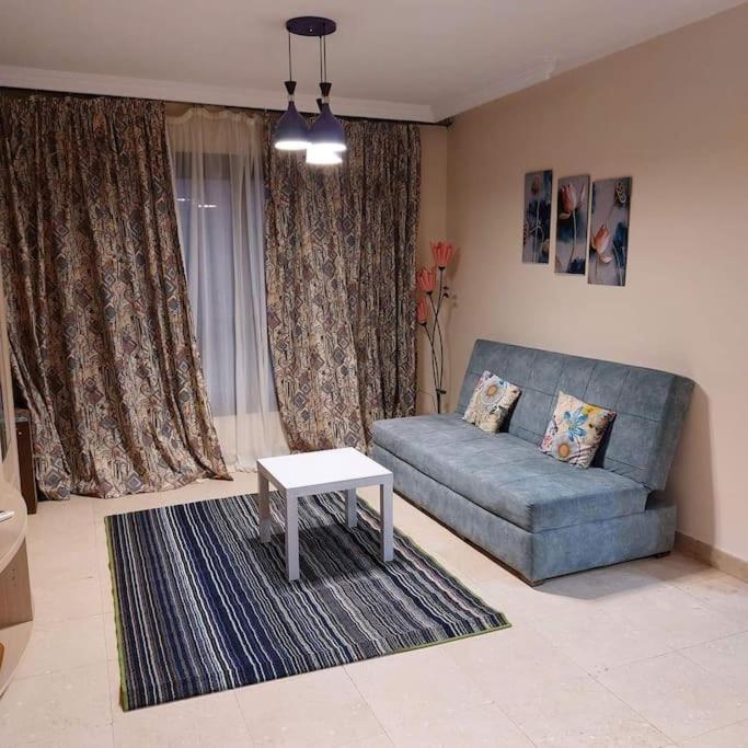 Esplanada Flat With Free